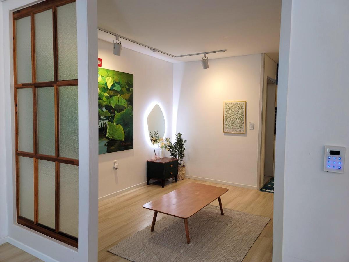 Gallery Family Hotel Mokpo Exteriör bild