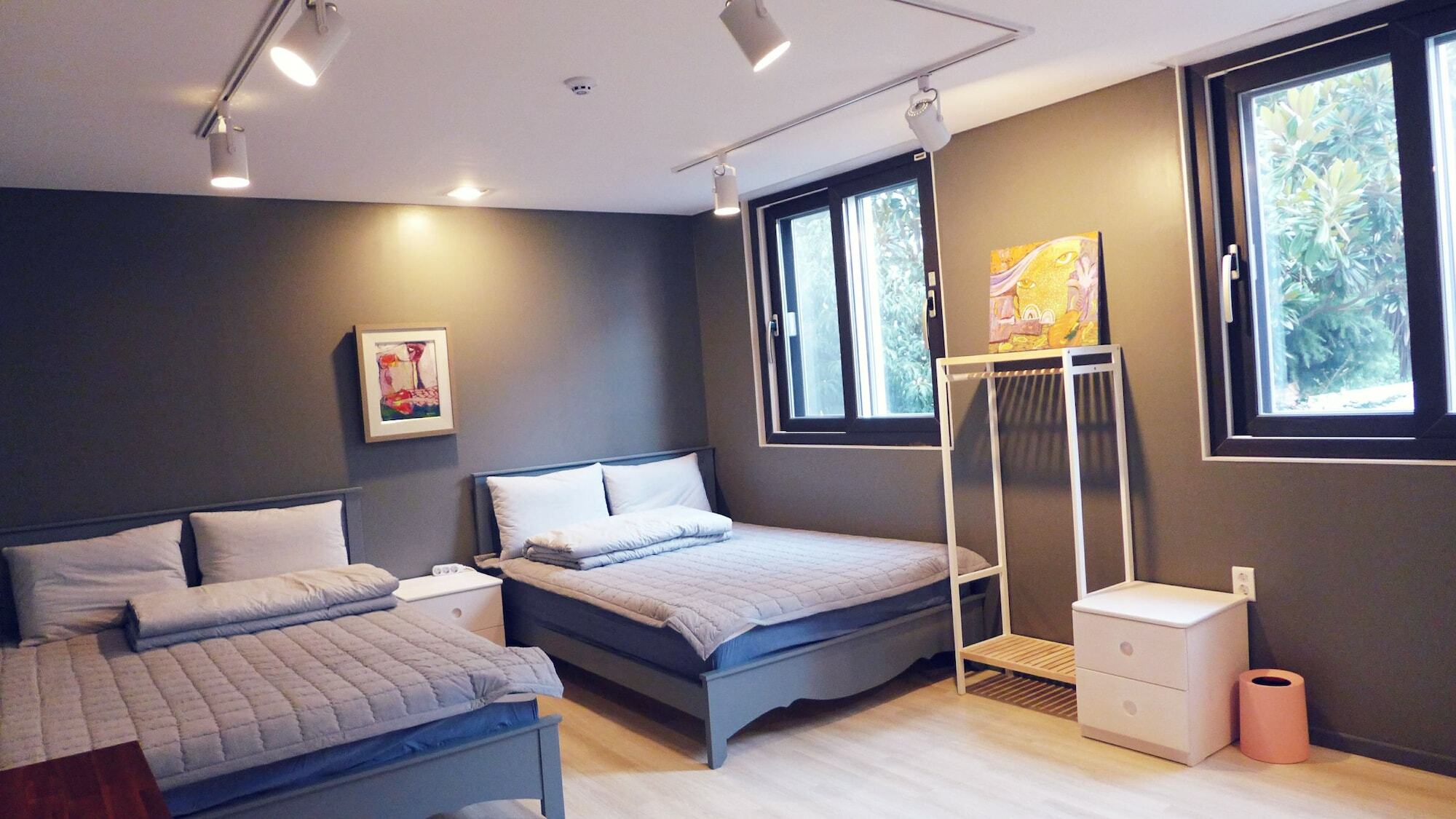 Gallery Family Hotel Mokpo Exteriör bild
